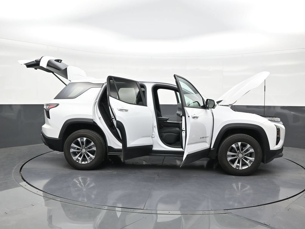 Used 2025 Chevrolet Equinox LT w/ Safety and Technology Package FWD image 29