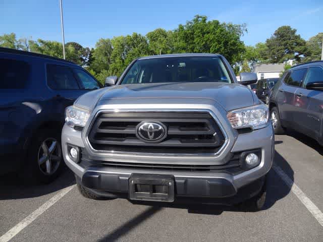 Used 2020 Toyota Tacoma SR5 AWD/4WD image 2