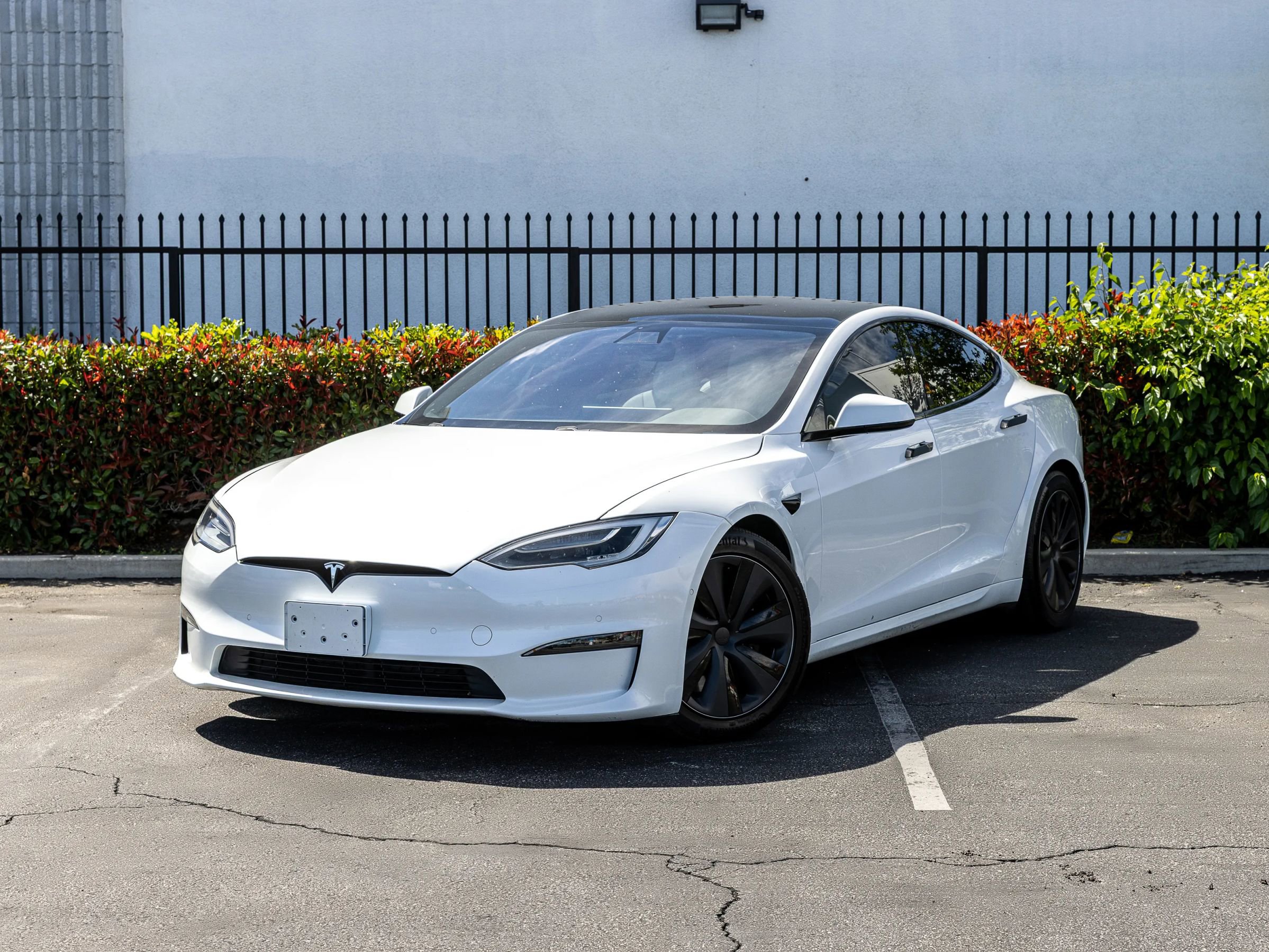 Used 2022 Tesla Model S Standard Range AWD/4WD image 16