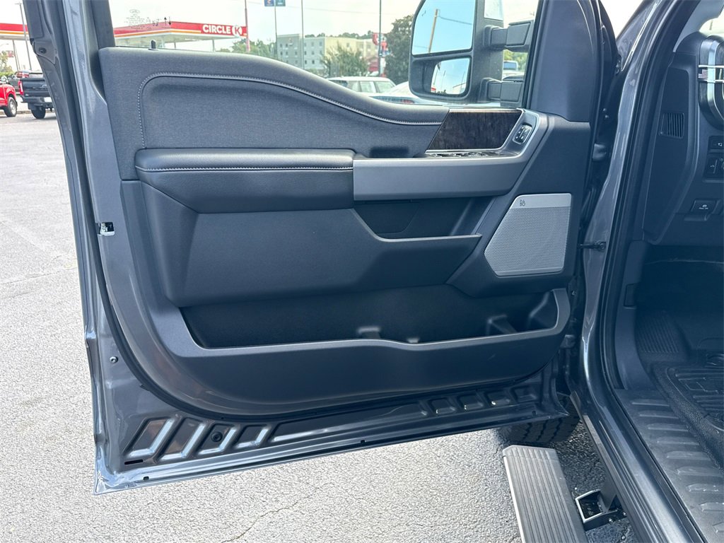 Certified 2024 Ford F250 Lariat w/ Chrome Package image 10