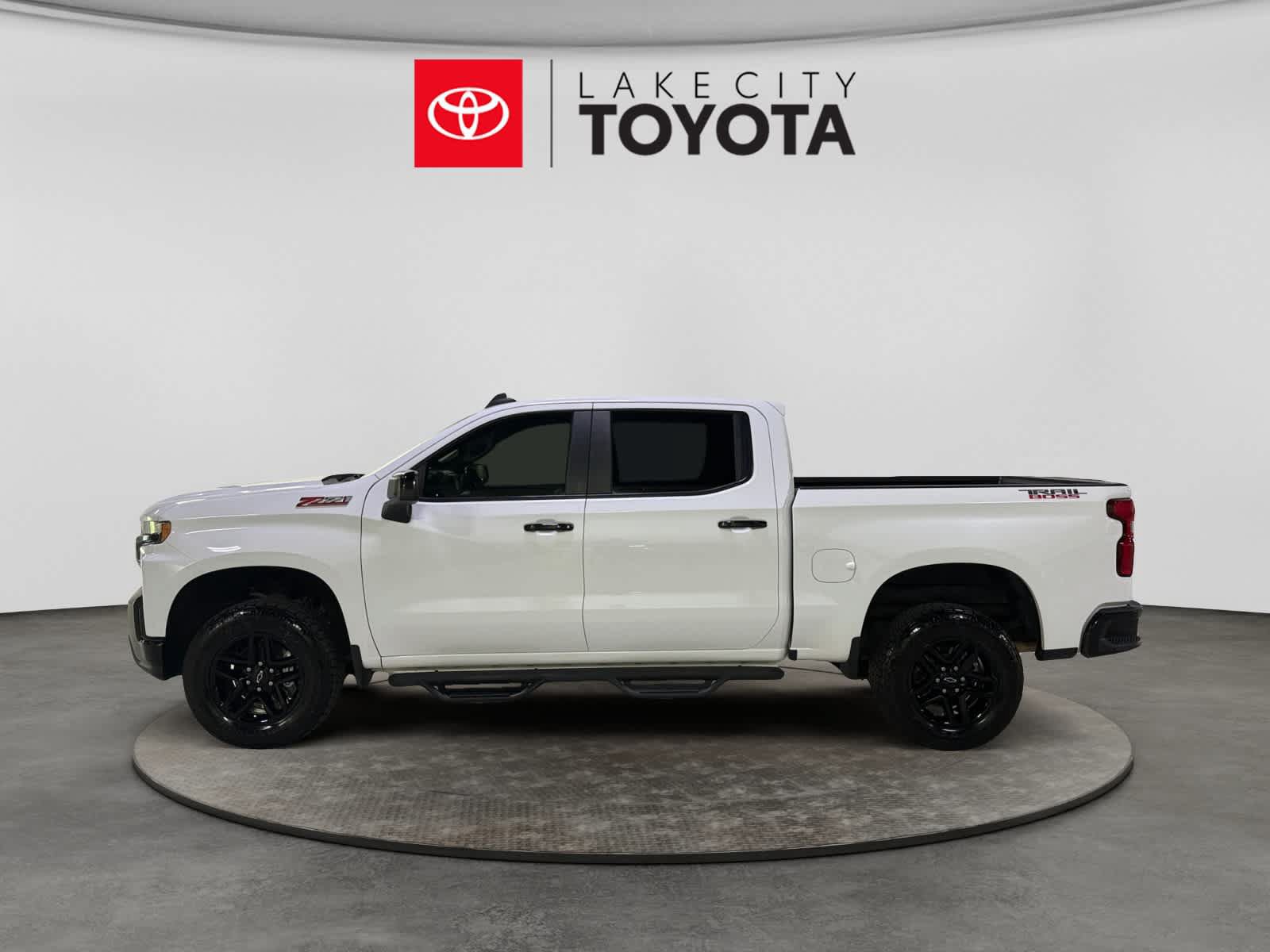 Used 2020 Chevrolet Silverado 1500 LT Trail Boss AWD/4WD image 3