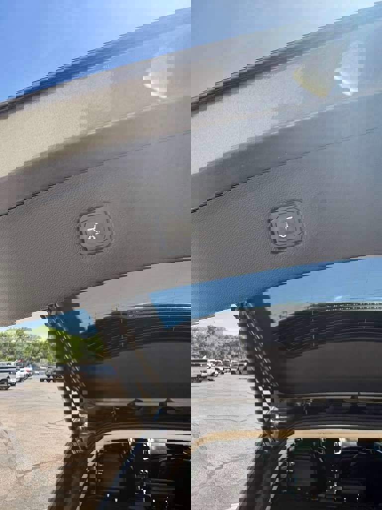 Used 2022 Ford Edge Titanium image 8