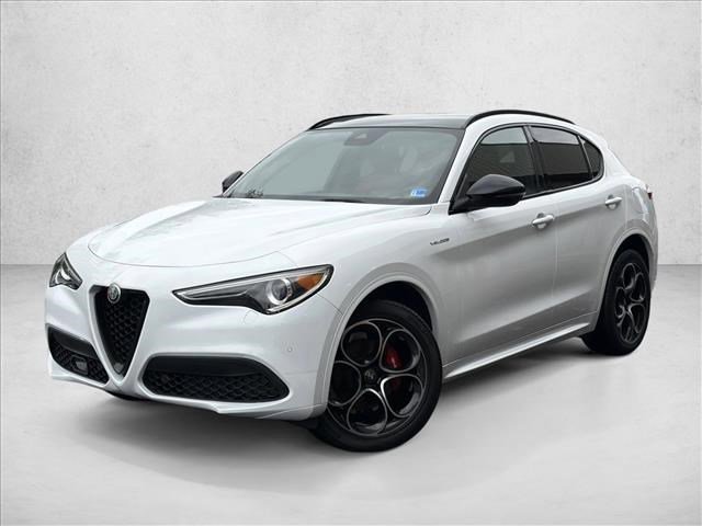 Used 2022 Alfa Romeo Stelvio Veloce AWD/4WD image 1