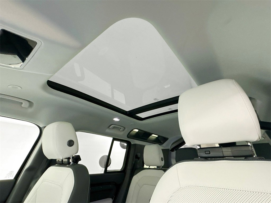 New 2026 Land Rover Defender 110 S image 20