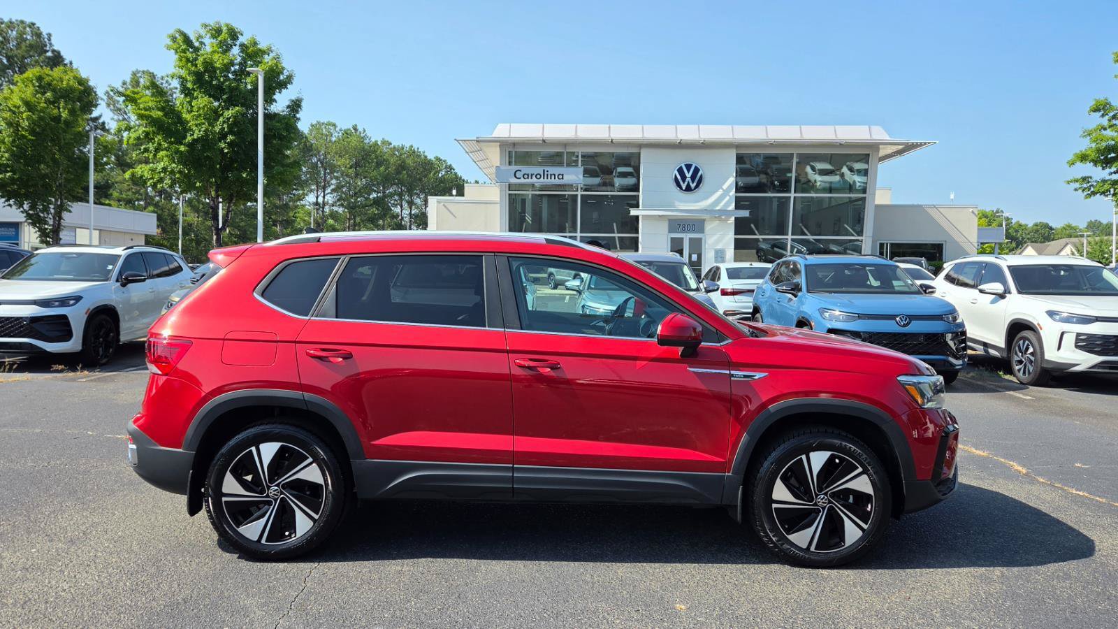 Certified 2024 Volkswagen Taos SE AWD/4WD image 5
