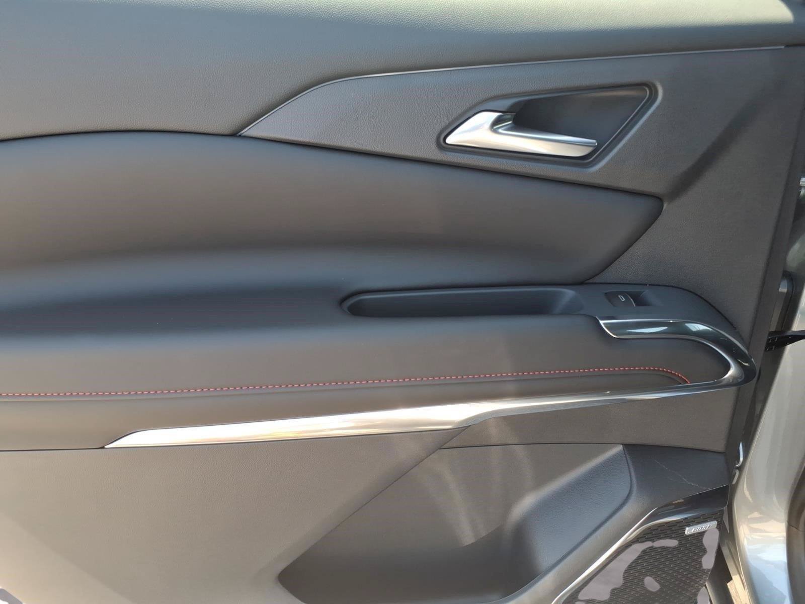 New 2027 Chevrolet Traverse RS w/ LPO, Floor Liner Package FWD image 12