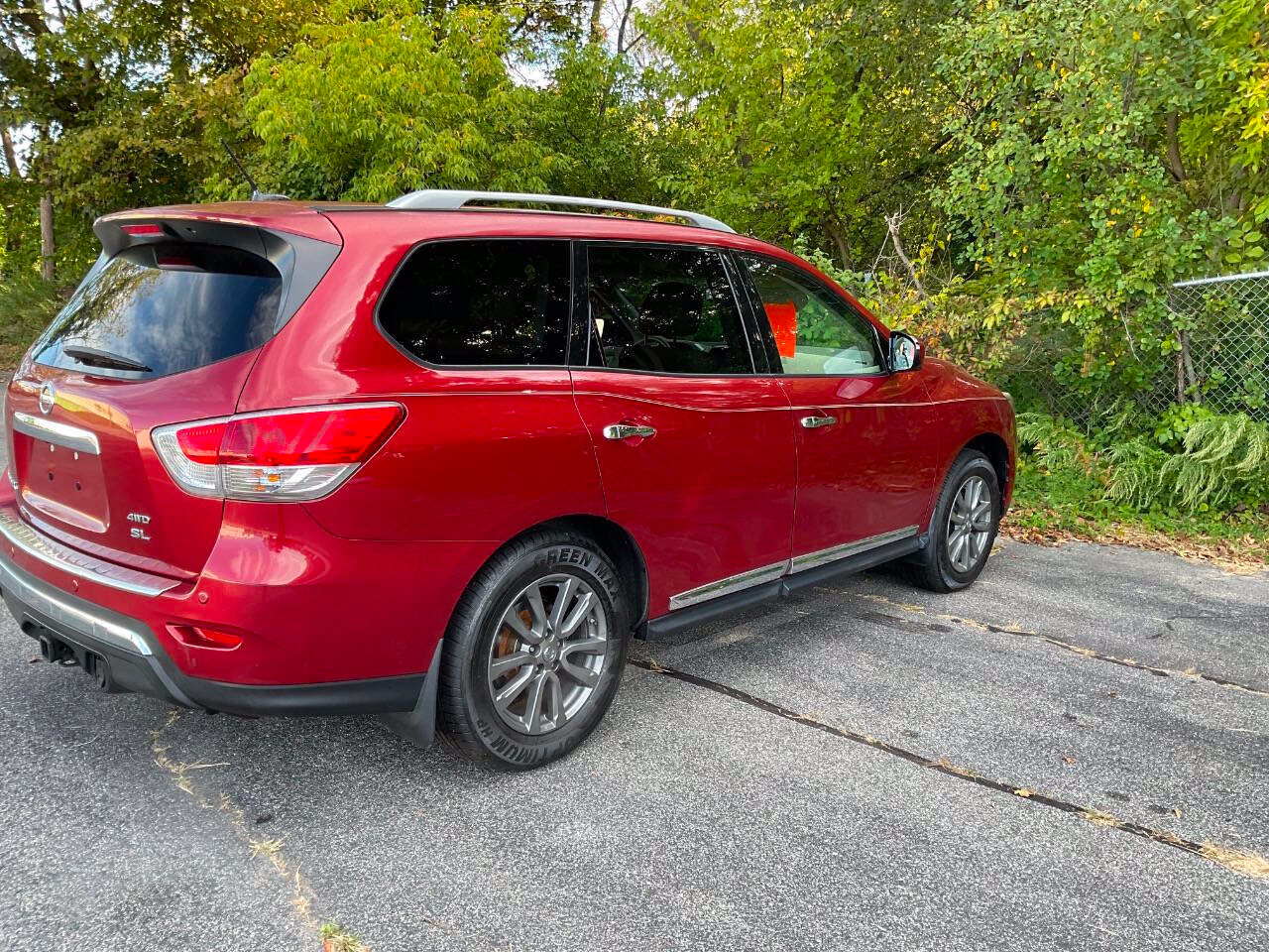 Used 2015 Nissan Pathfinder SL w/ SL Premium Package AWD/4WD image 3