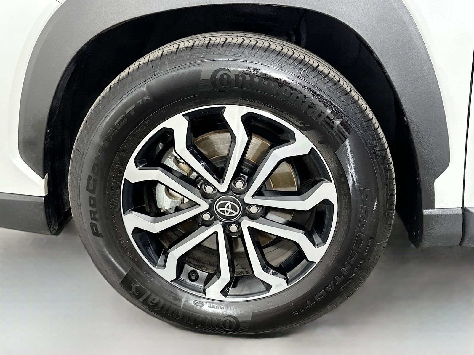 Used 2025 Toyota Corolla Cross AWD Hybrid image 30