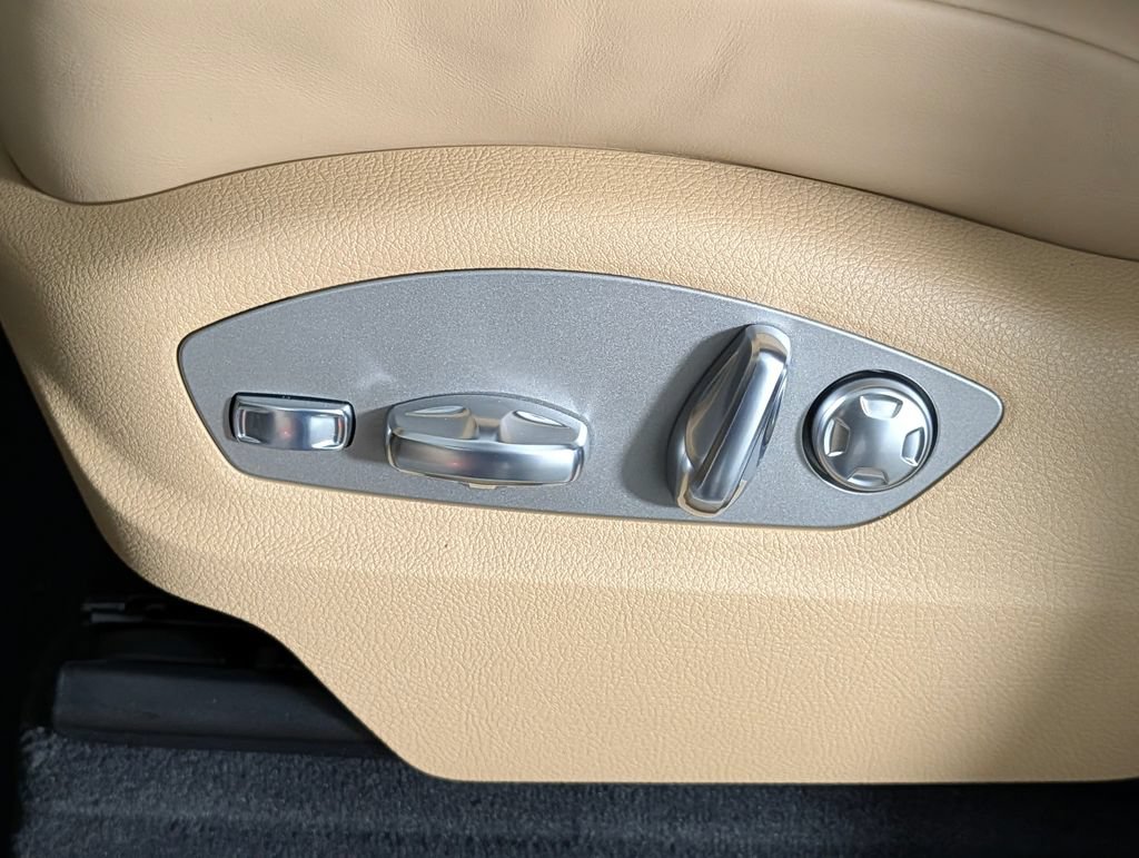 New 2026 Porsche Macan AWD/4WD image 30