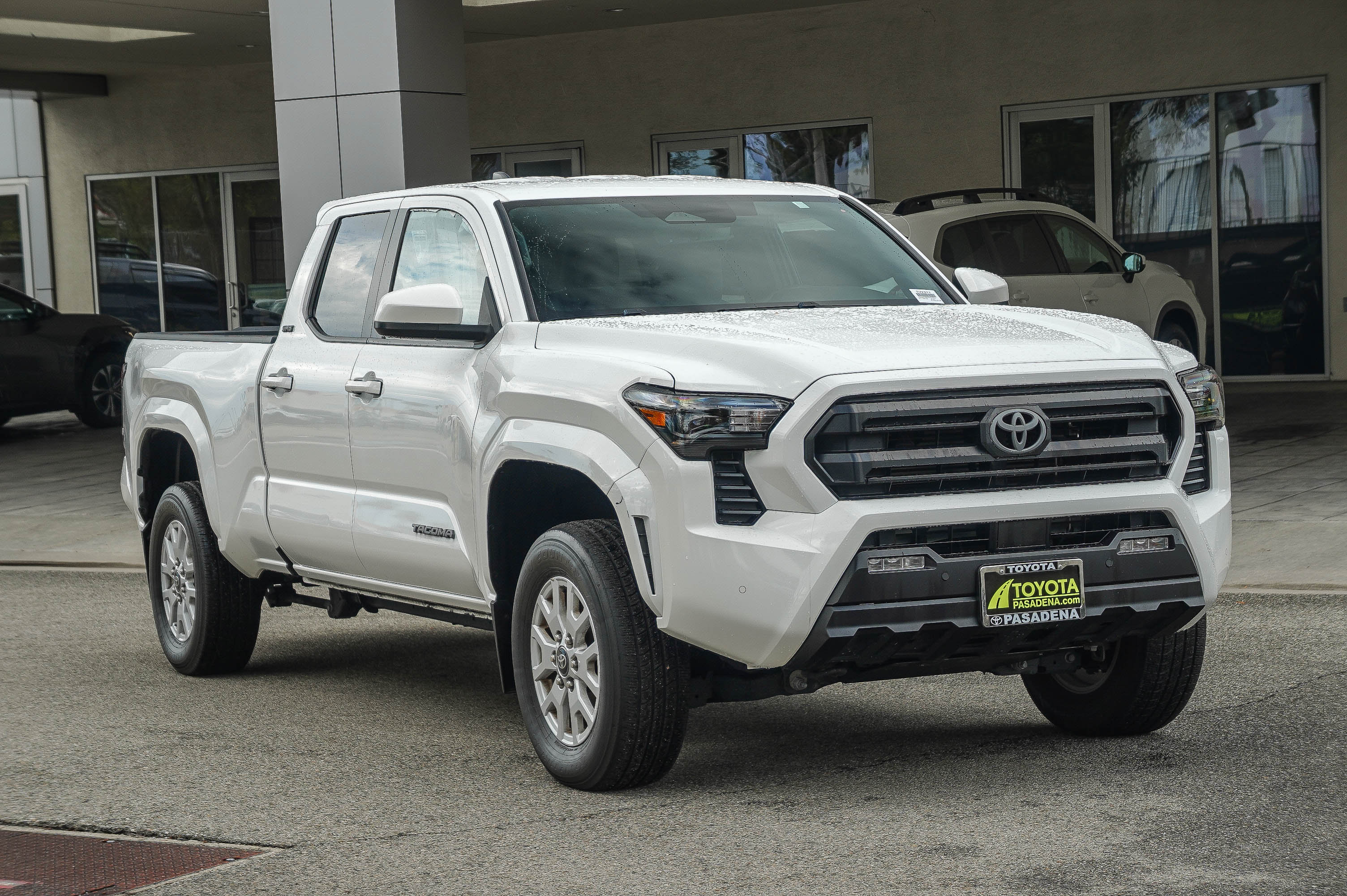 Used 2024 Toyota Tacoma SR5 AWD/4WD image 3