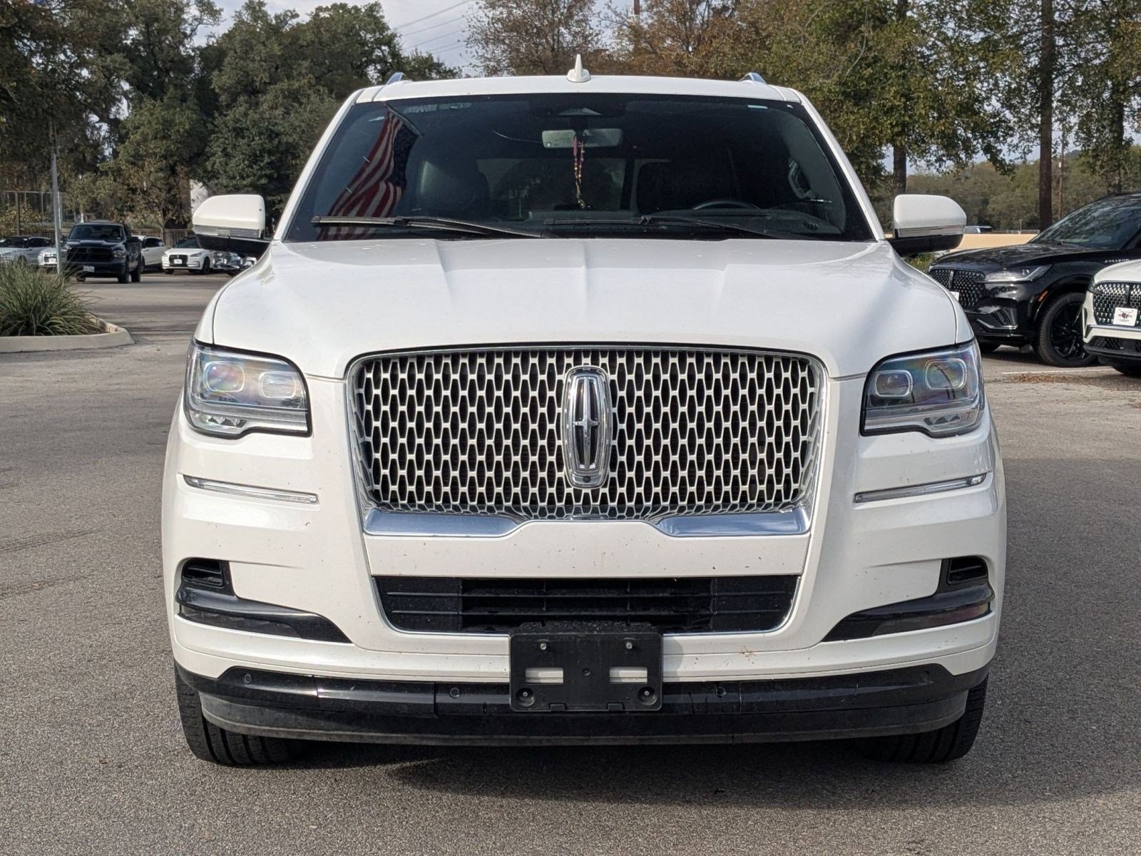 Used 2023 Lincoln Navigator Reserve image 8