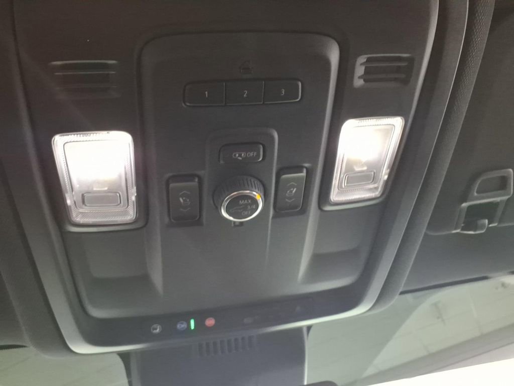 Used 2023 Chevrolet Tahoe LT w/ Luxury Package image 26