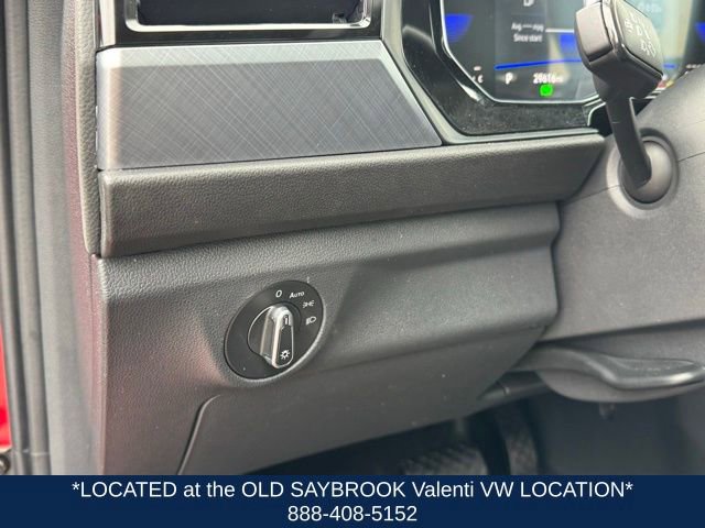 Certified 2023 Volkswagen Jetta SE w/ Panoramic Sunroof Package FWD image 34