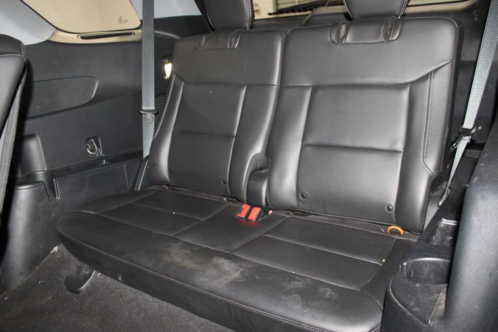 Used 2023 Ford Explorer XLT w/ Equipment Group 202A AWD/4WD image 19