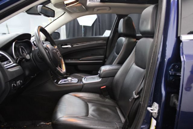 Used 2016 Chrysler 300 Limited RWD image 10