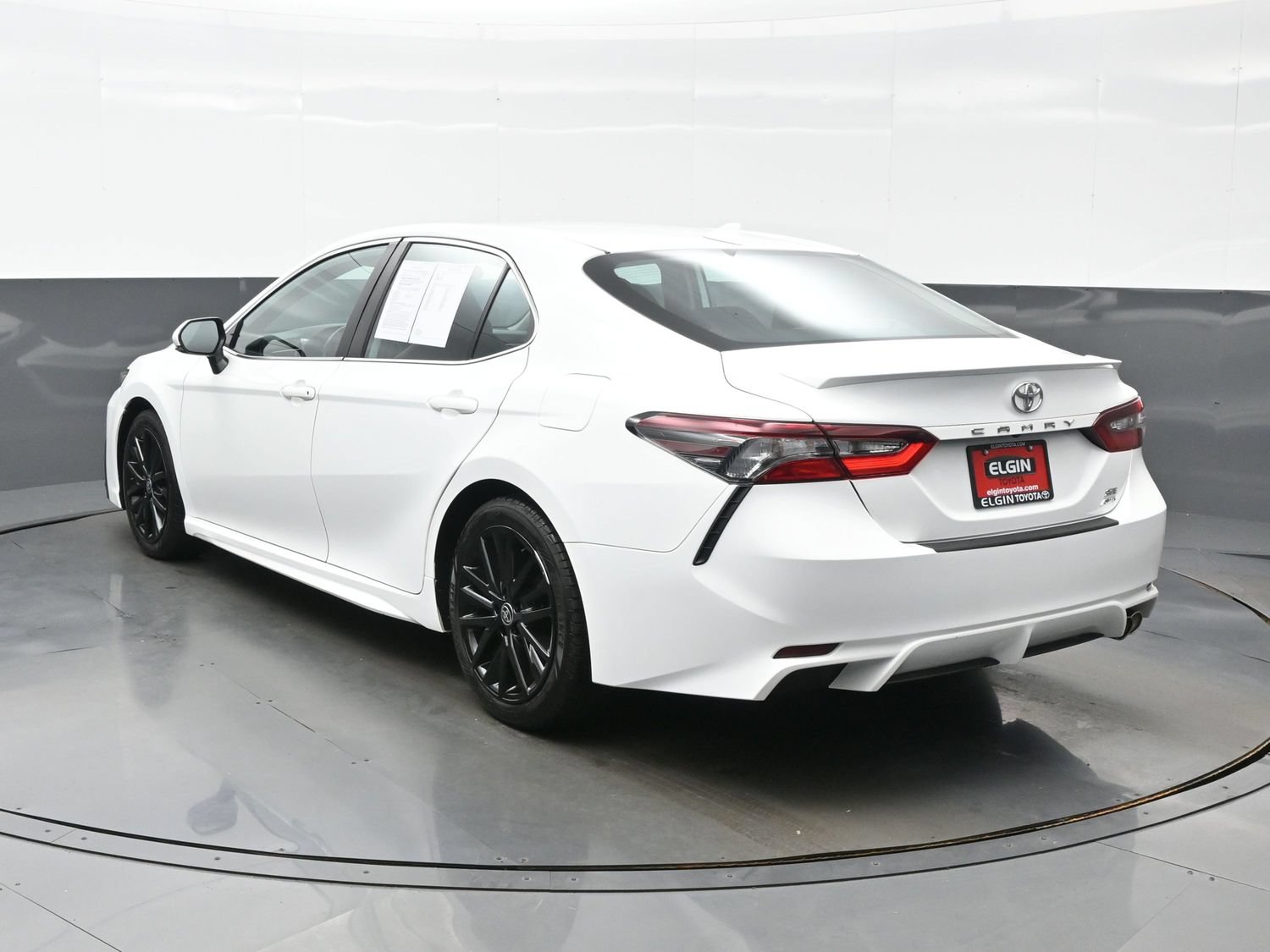 Used 2022 Toyota Camry SE AWD/4WD image 4