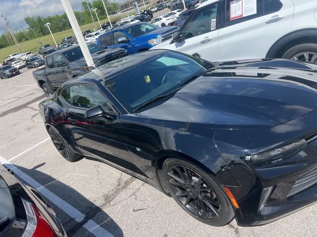 Used 2016 Chevrolet Camaro LT RWD image 3