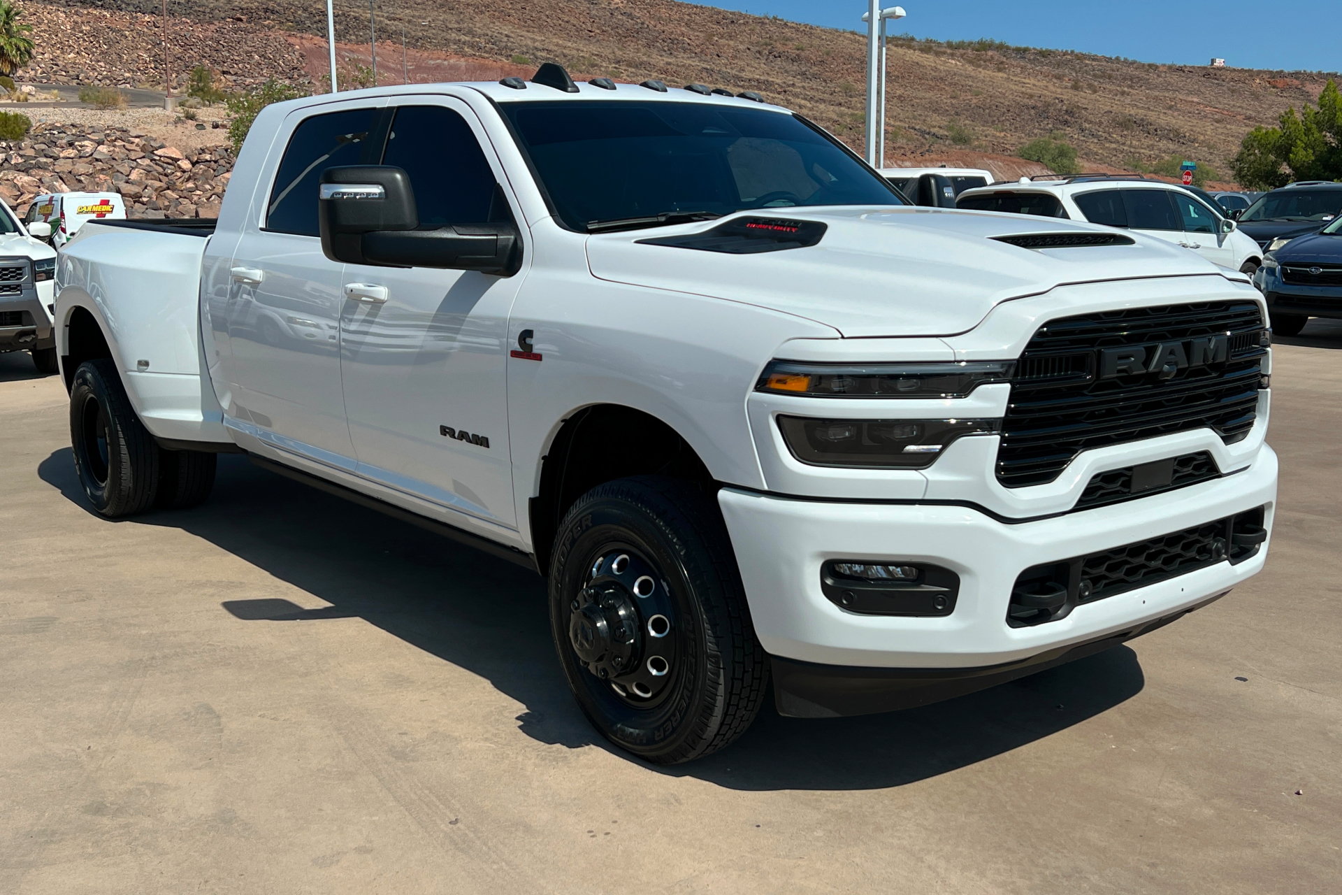 Used 2025 RAM 3500 Laramie AWD/4WD image 7