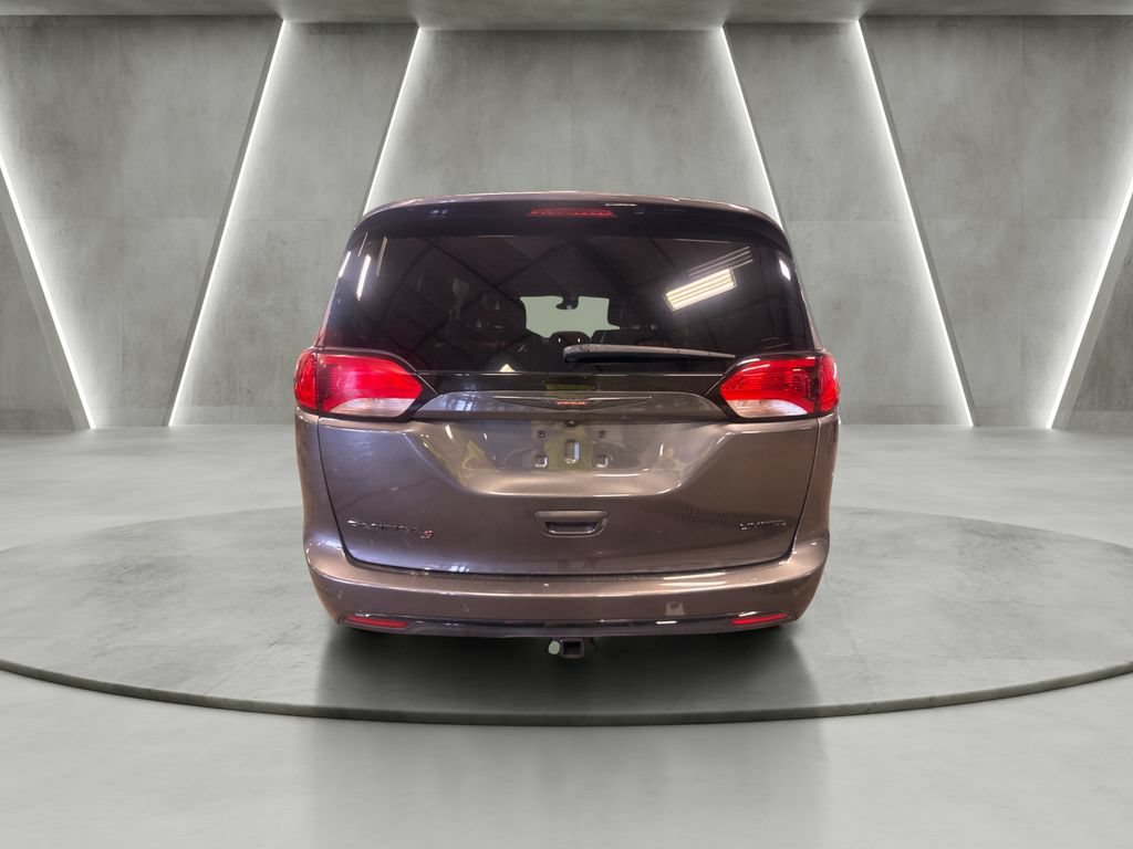 Used 2020 Chrysler Pacifica Limited w/ Quick Order Package 27H Red S FWD image 8