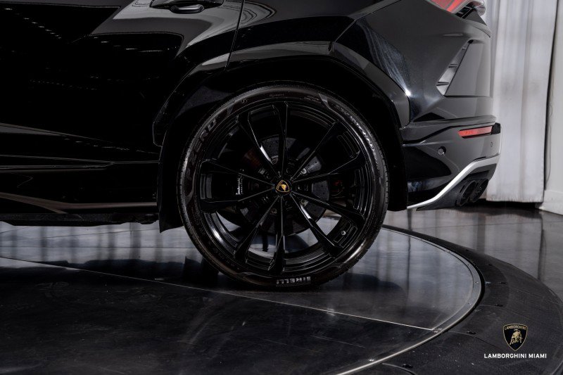 Used 2019 Lamborghini Urus image 9