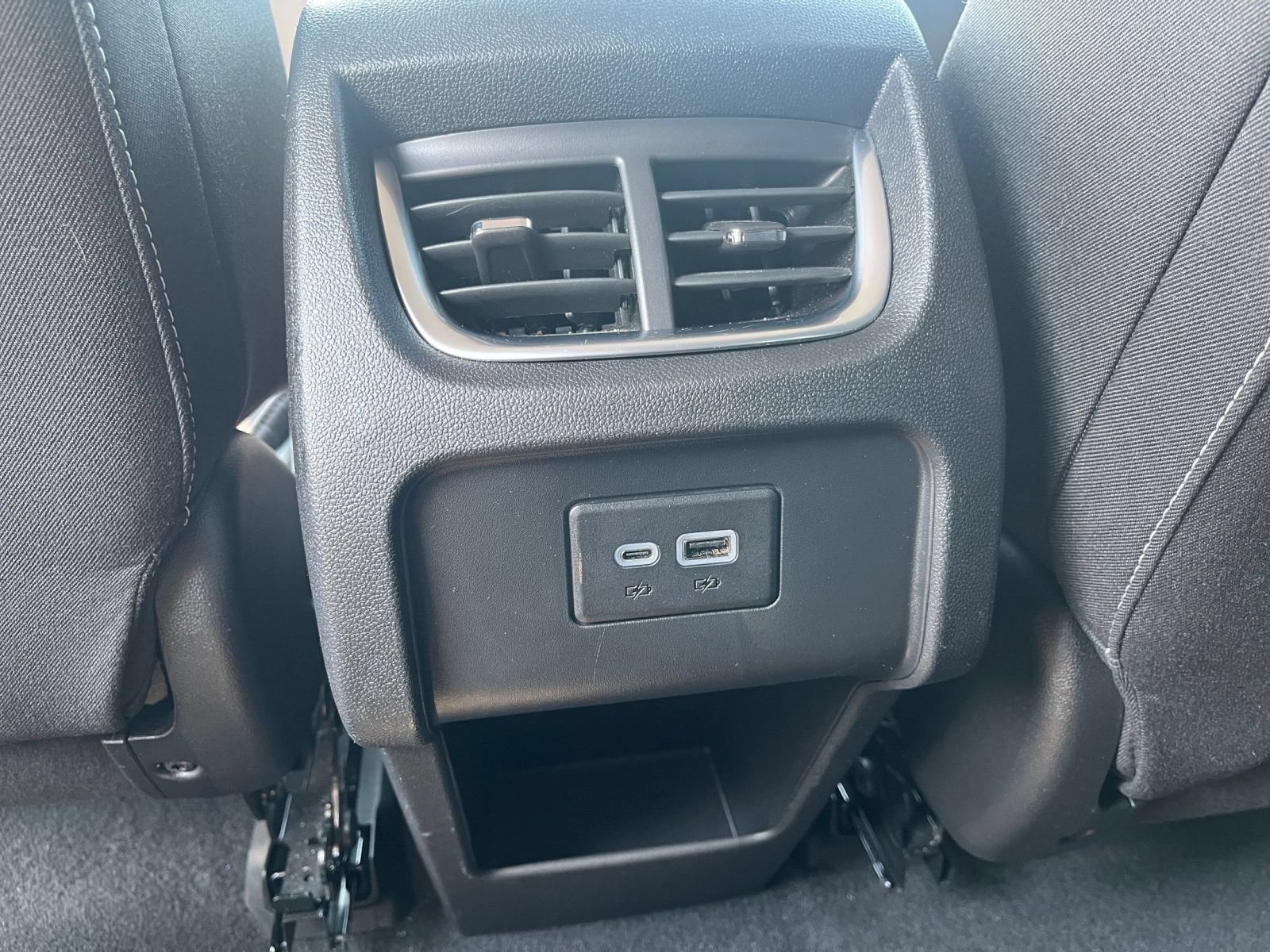 Used 2025 Chevrolet Blazer LT FWD image 23