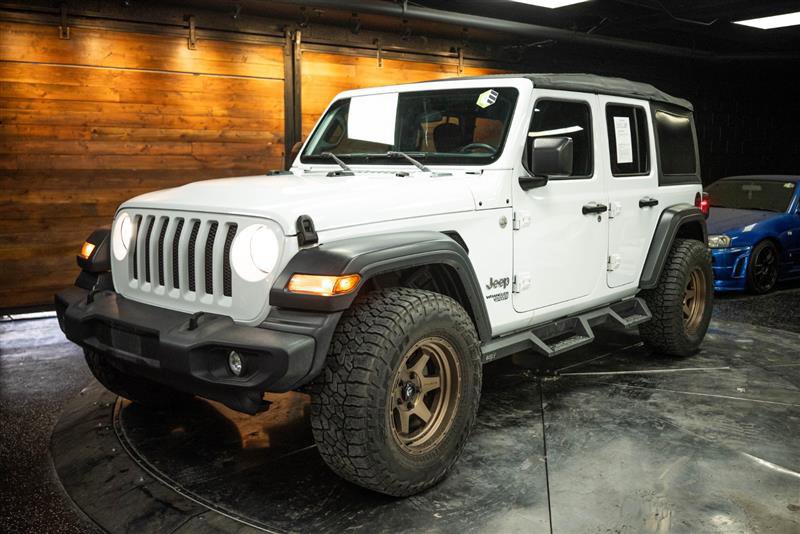 Used 2018 Jeep Wrangler Unlimited Sport image 2