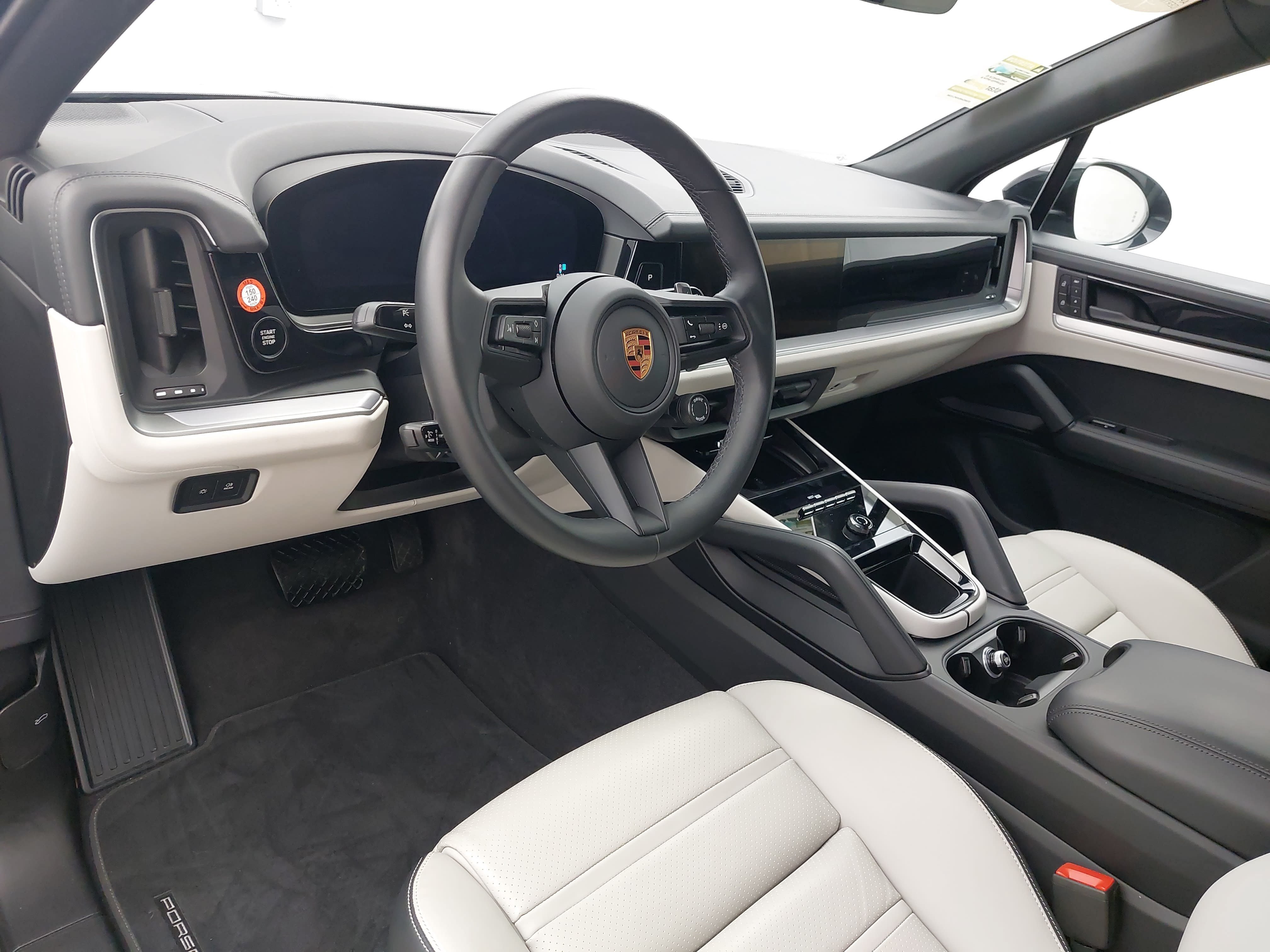Certified 2026 Porsche Cayenne AWD/4WD image 4