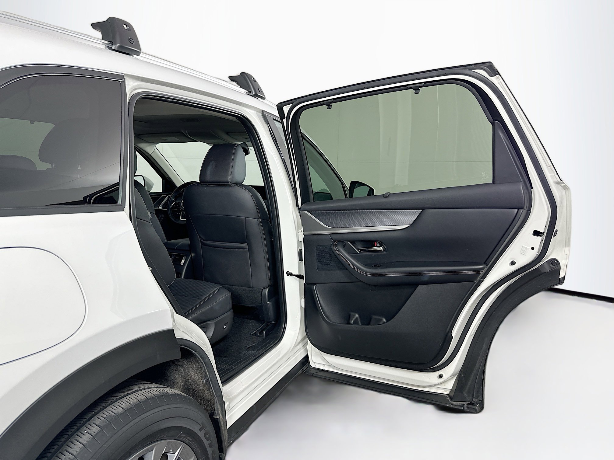 Used 2024 MAZDA CX-90 Plug-In Hybrid w/ Preferred image 32