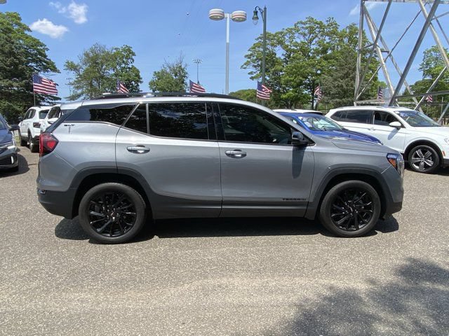 Used 2023 GMC Terrain SLT w/ Tech Package AWD/4WD image 4