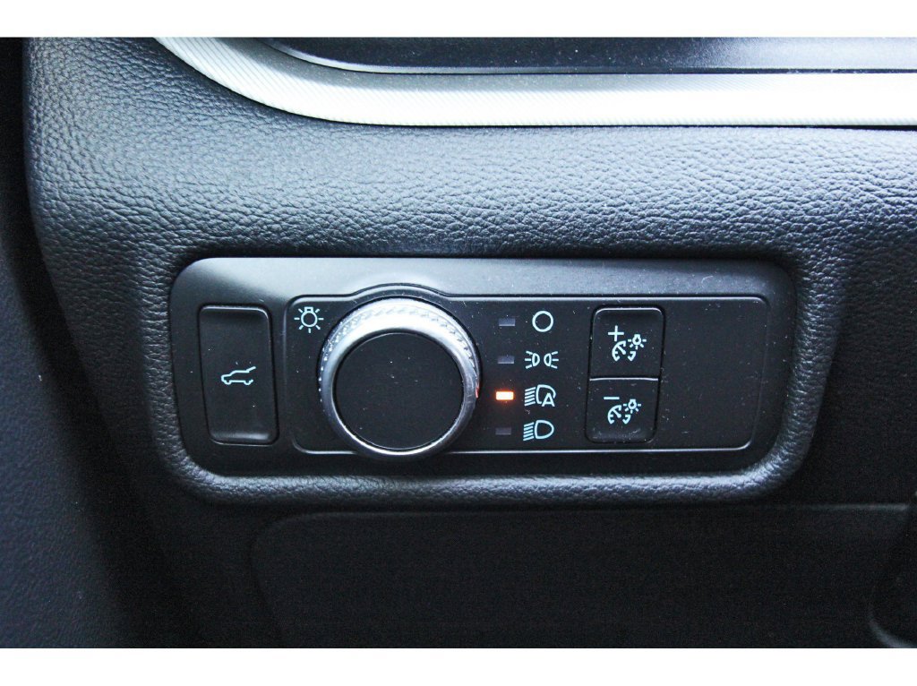 Used 2020 Ford Explorer XLT RWD image 25