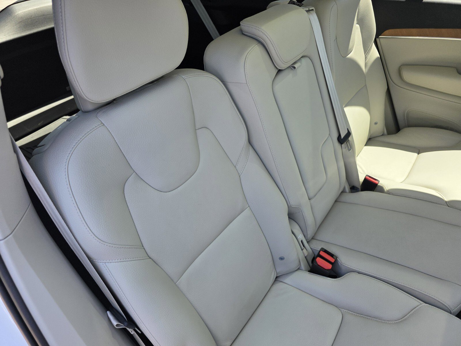 Used 2022 Volvo XC90 T8 Inscription Expression w/ Advanced Package AWD/4WD image 28