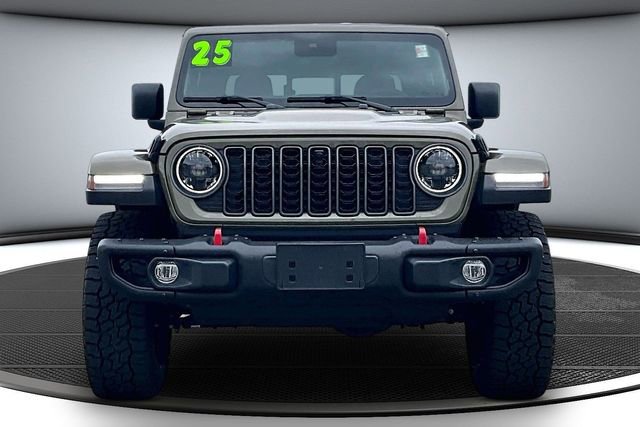 Used 2025 Jeep Gladiator Rubicon AWD/4WD image 2