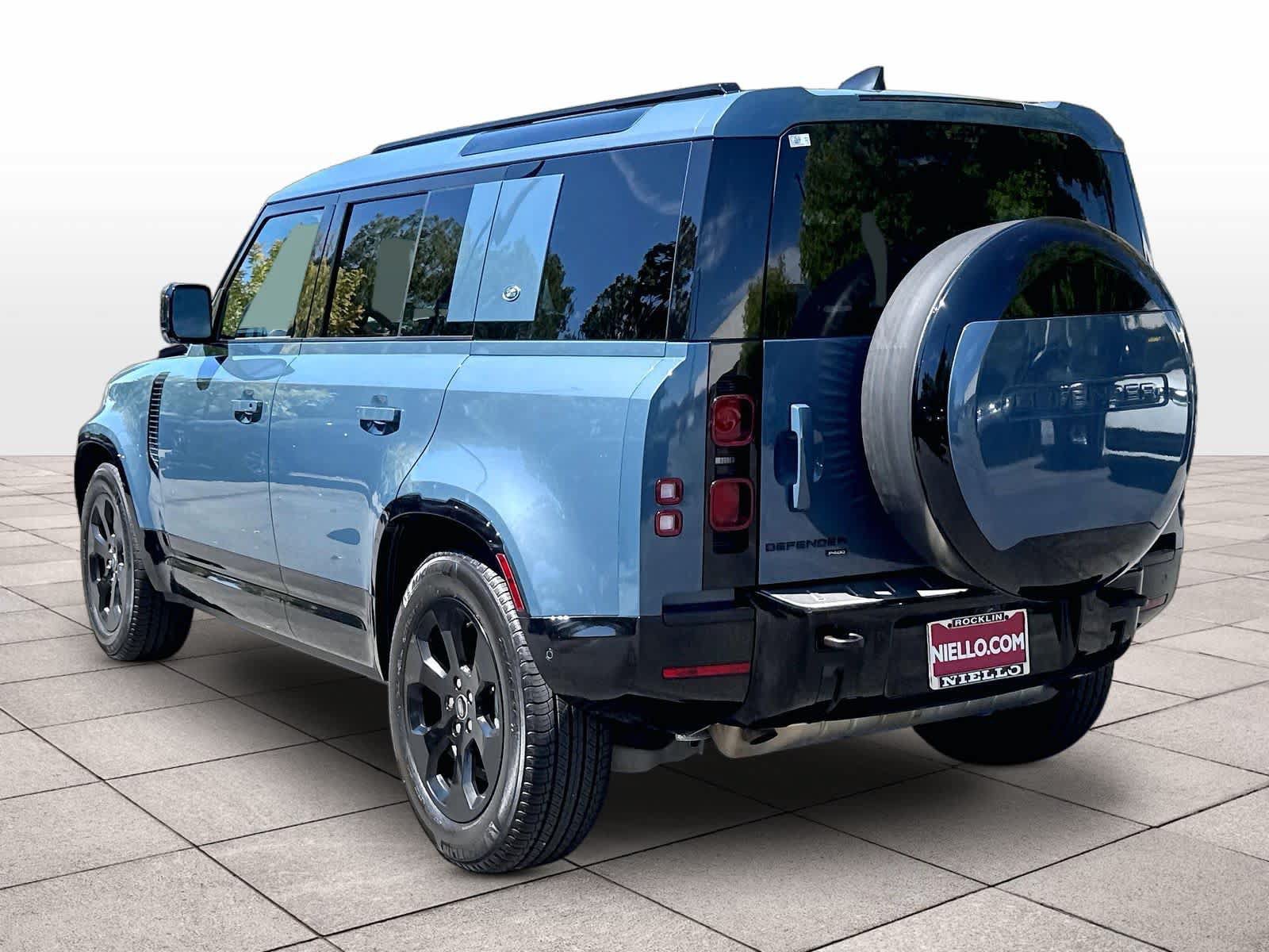 Used 2023 Land Rover Defender 110 X-Dynamic SE AWD/4WD image 15