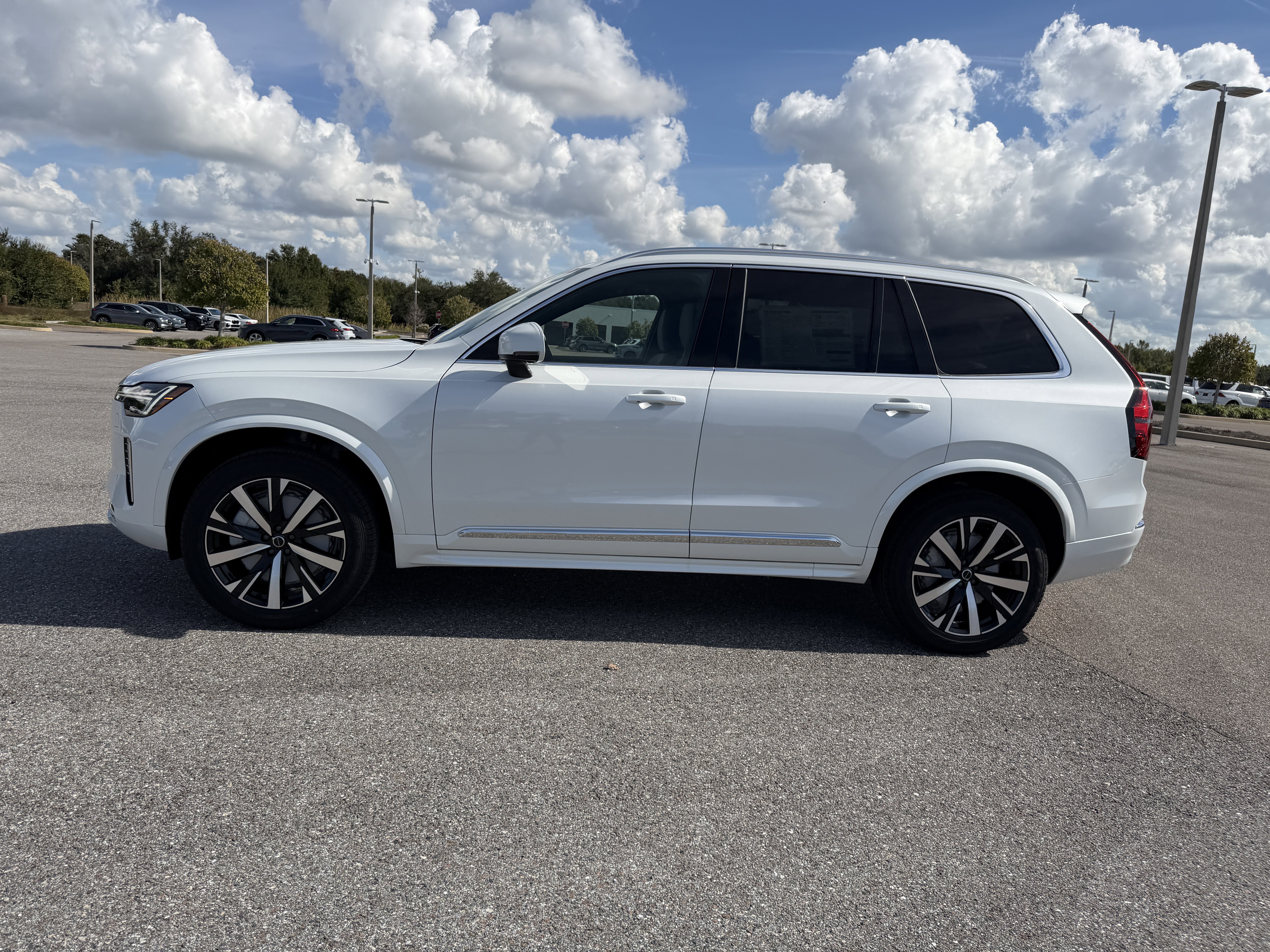 New 2026 Volvo XC90 B5 Core w/ Protection Package image 5