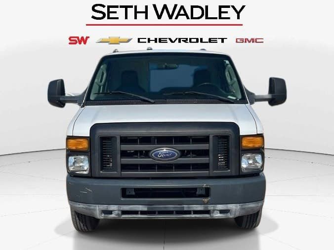 Used 2011 Ford E-450 and Econoline 450 Super Duty image 2