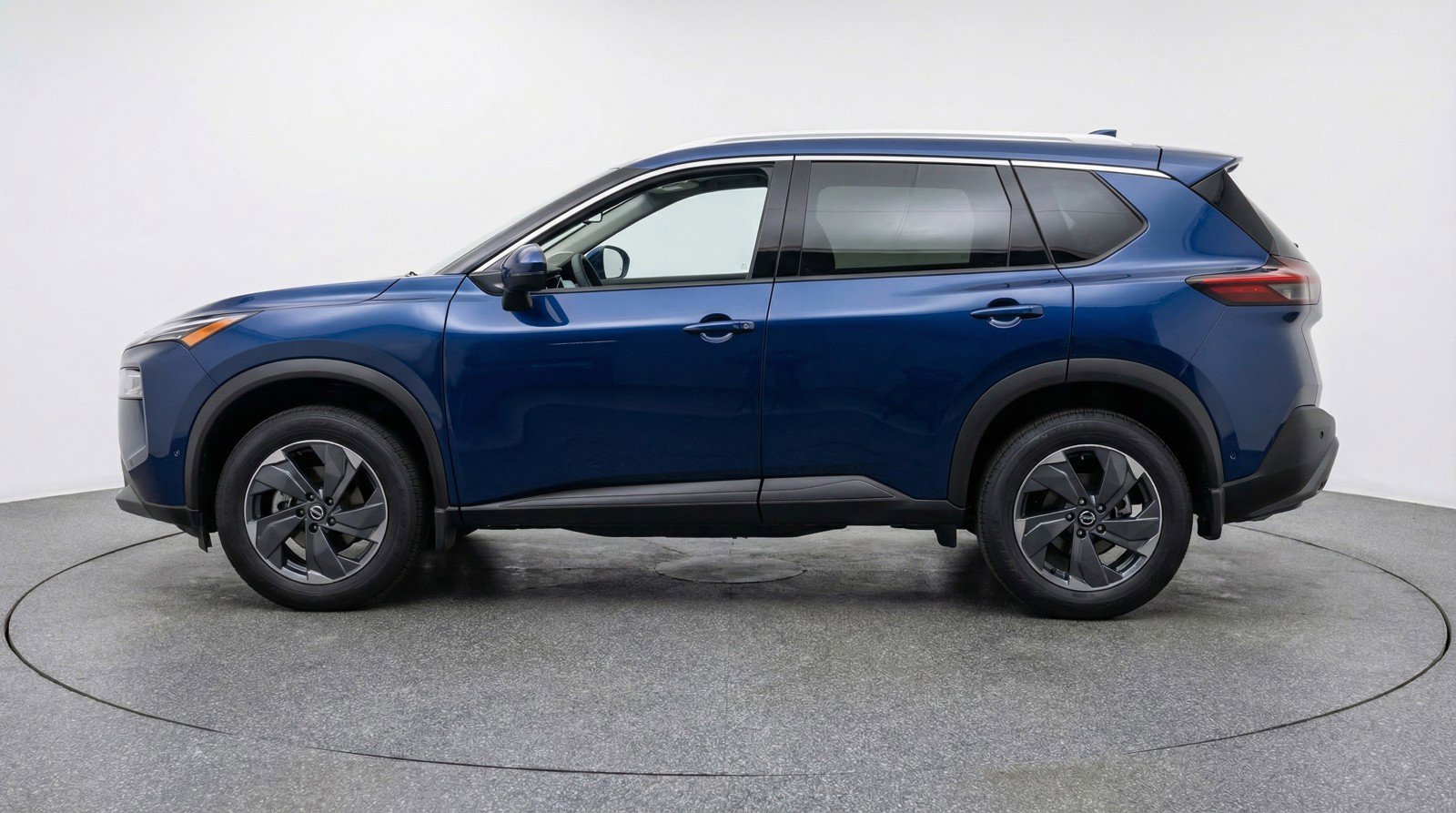 Used 2025 Nissan Rogue SV FWD image 5