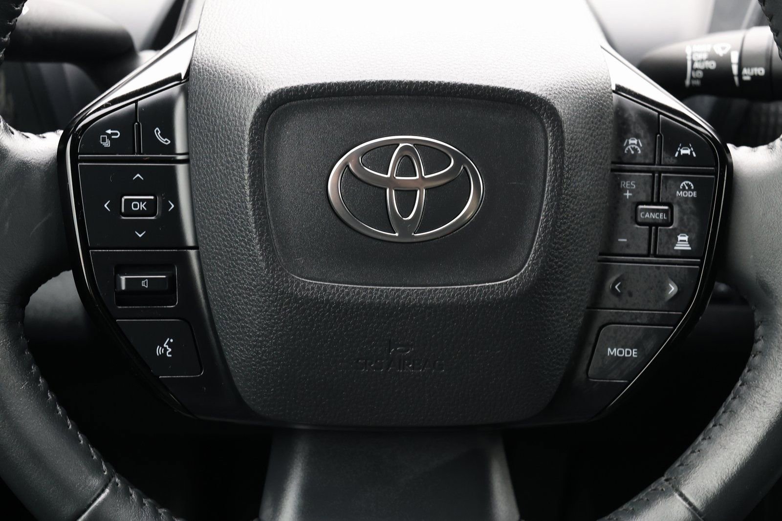 Used 2025 Toyota bZ4X AWD w/ Weather Package image 18