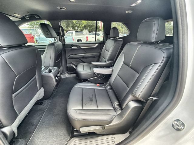 Certified 2026 GMC Acadia Elevation w/ Elevation Premium Package FWD image 24
