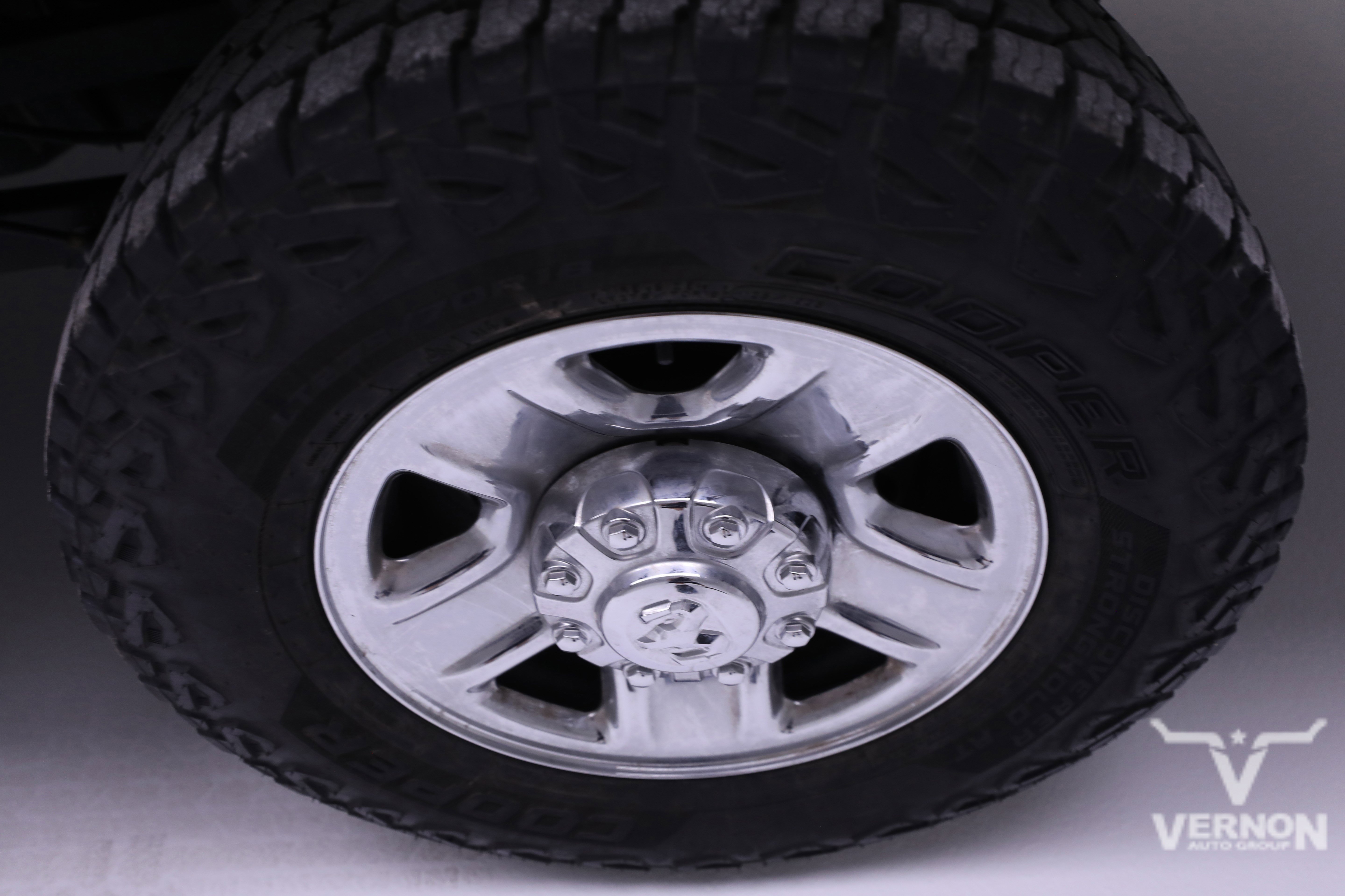 Used 2024 RAM 2500 Tradesman w/ Chrome Appearance Group image 32