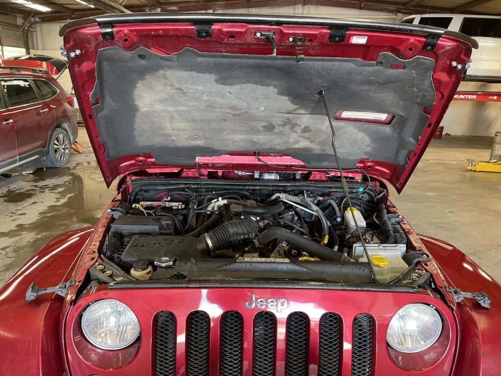 Used 2011 Jeep Wrangler Unlimited Sahara w/ Dual Top Group image 30