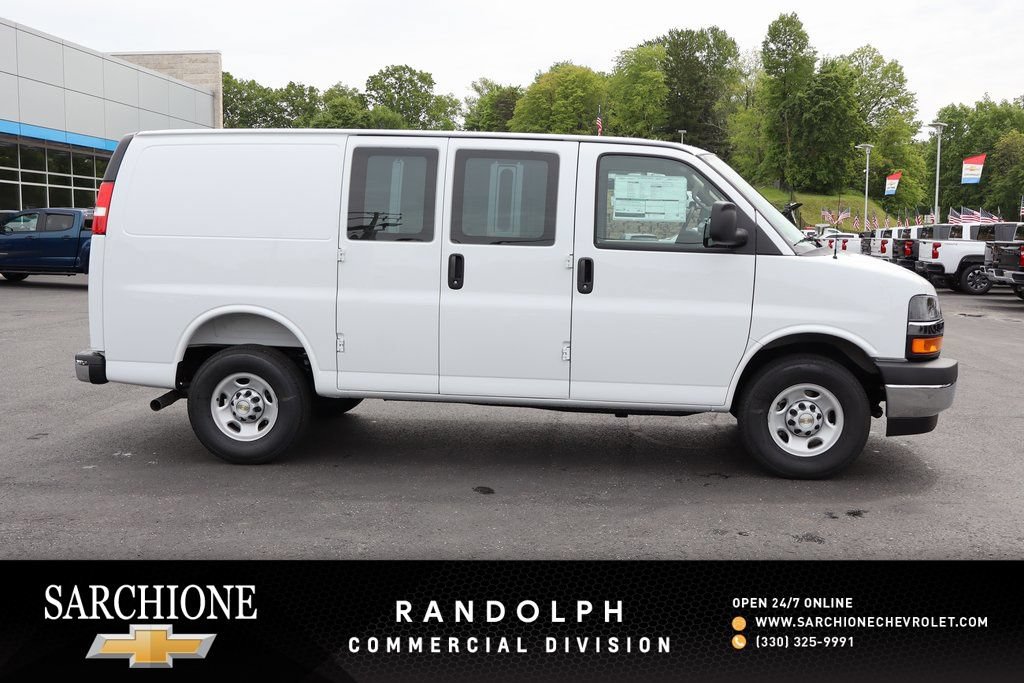 New 2025 Chevrolet Express 3500 w/ Chrome Appearance Package RWD image 1