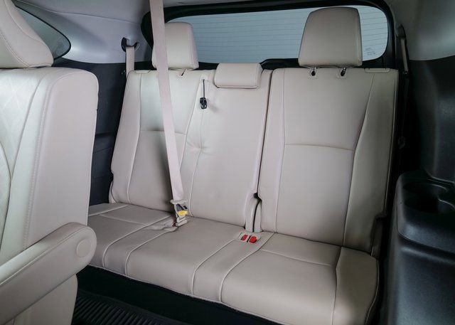 Used 2021 Toyota Highlander Platinum image 12