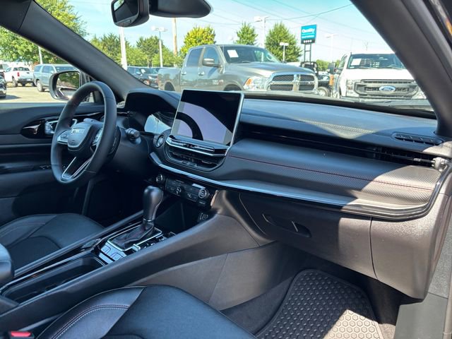 Used 2024 Jeep Compass Trailhawk image 32