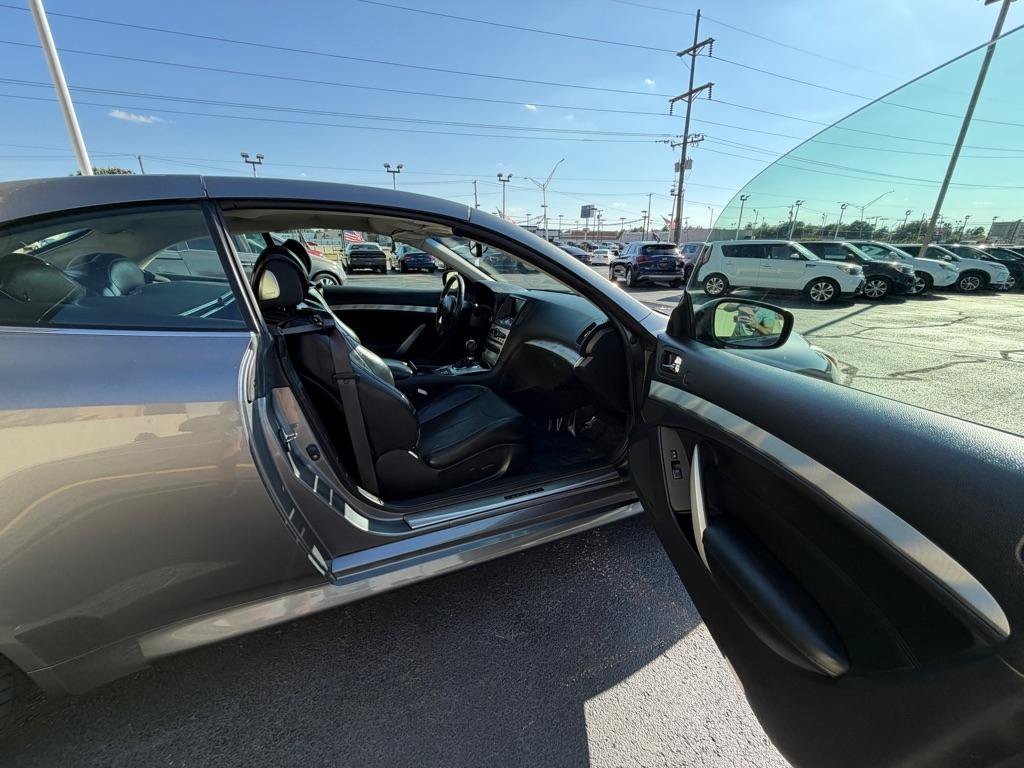 Used 2014 INFINITI Q60 Convertible w/ Premium Package RWD image 11