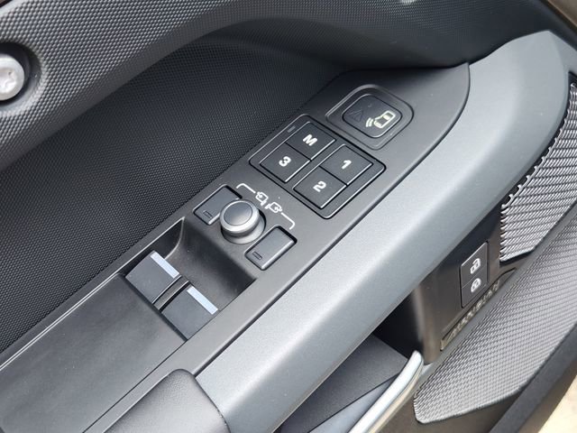 Used 2023 Land Rover Defender 90 X image 23