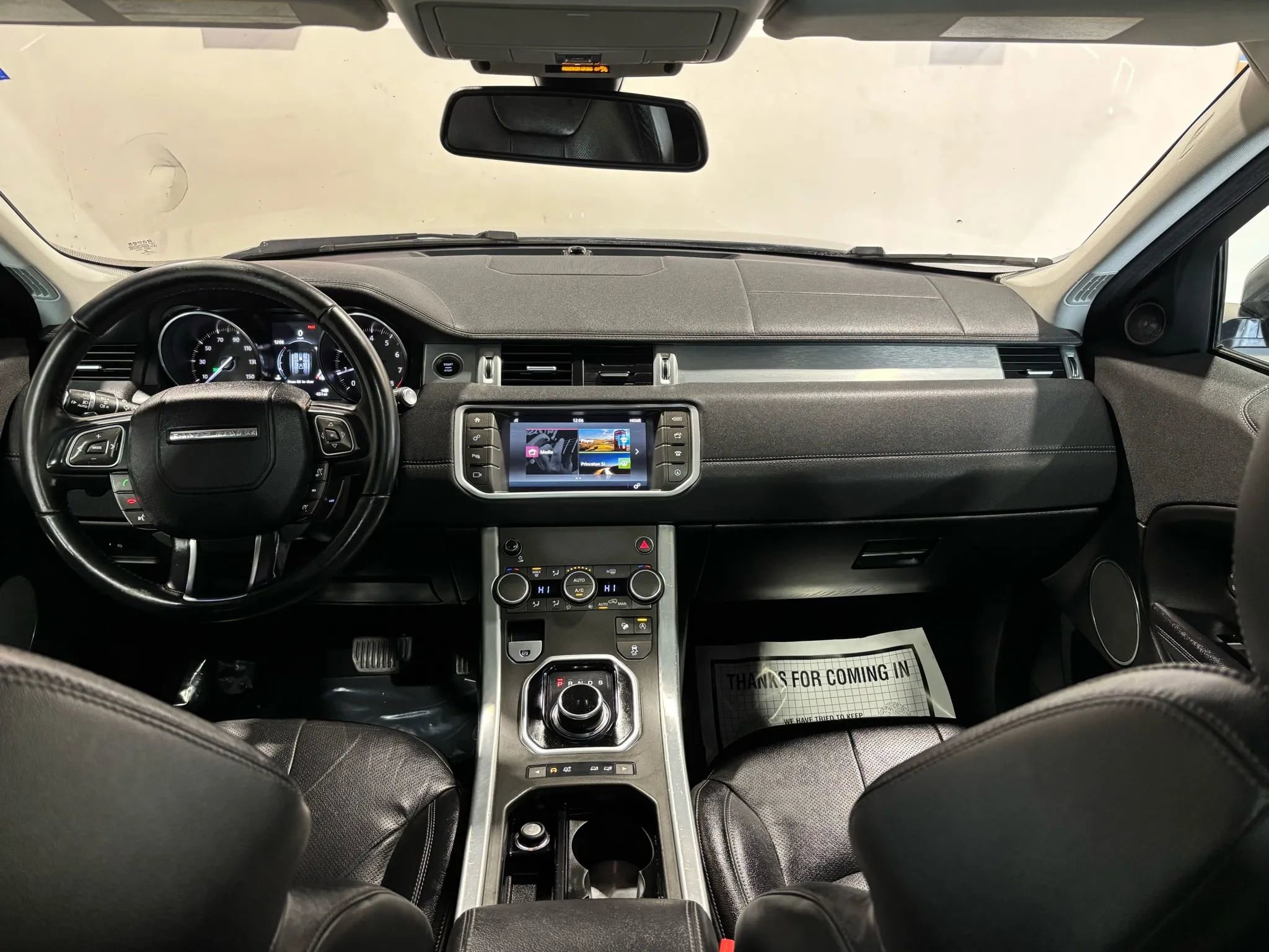 Used 2017 Land Rover Range Rover Evoque SE image 16