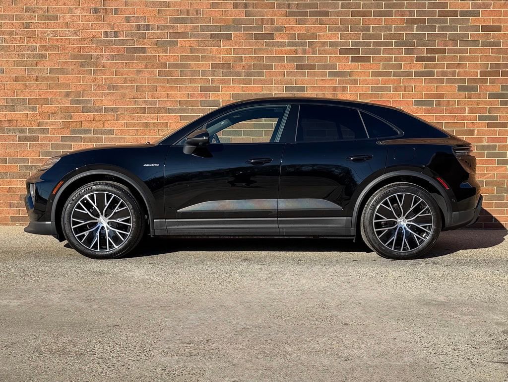 New 2026 Porsche Macan 4 Electric AWD/4WD image 2