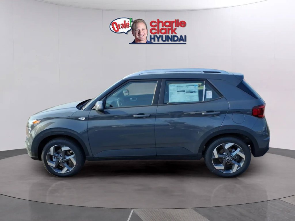 New 2026 Hyundai Venue SEL FWD image 2