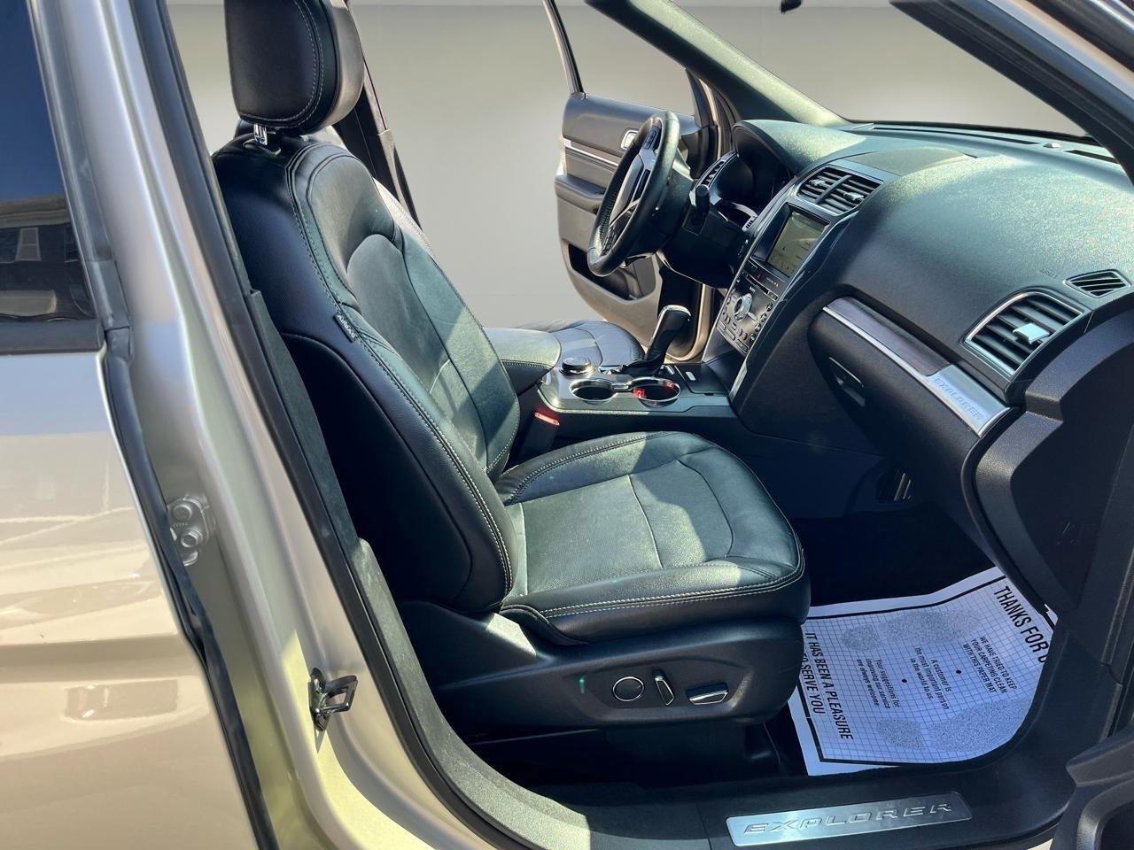 Used 2017 Ford Explorer Limited image 30