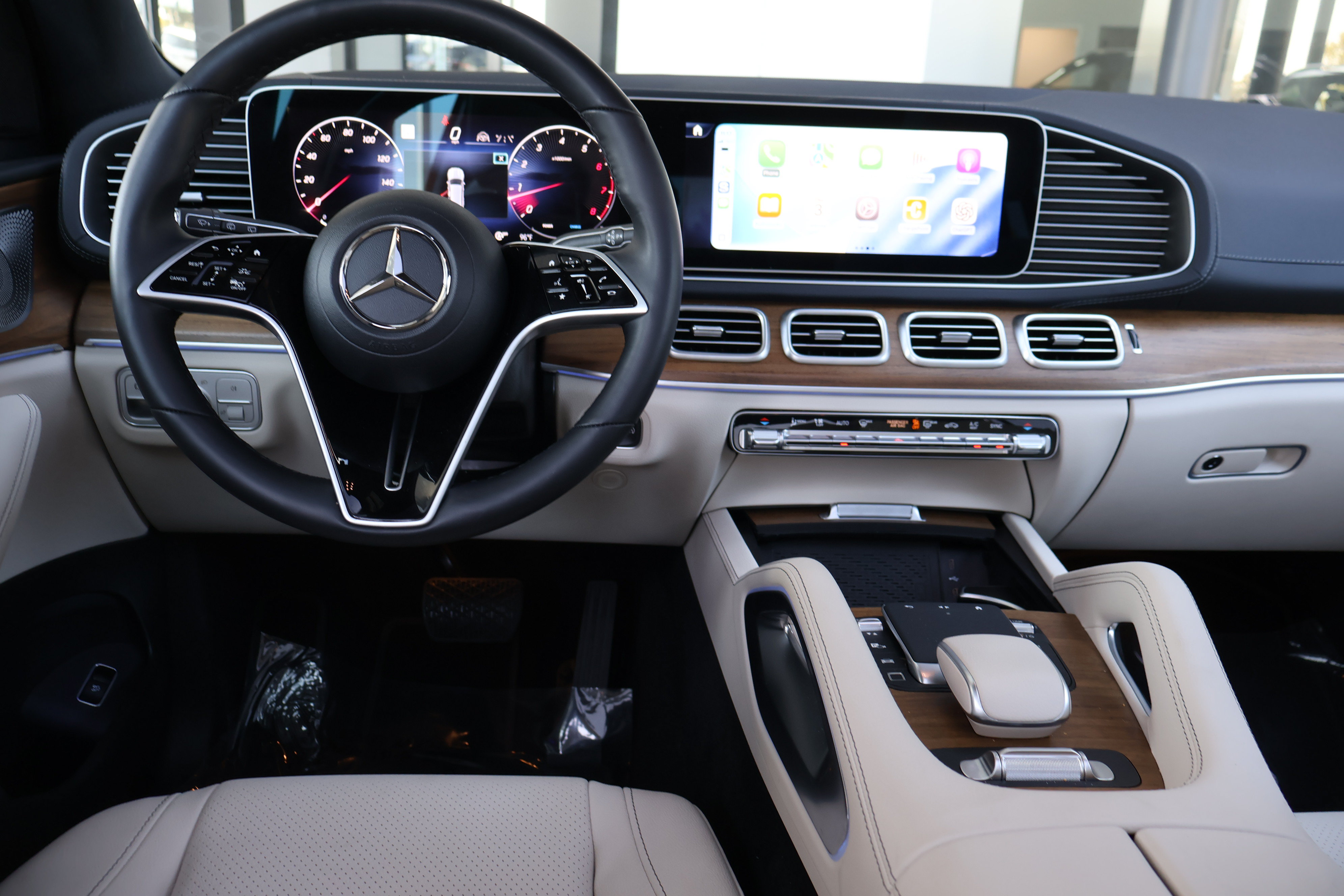 Used 2025 Mercedes-Benz GLS 450 4MATIC image 21